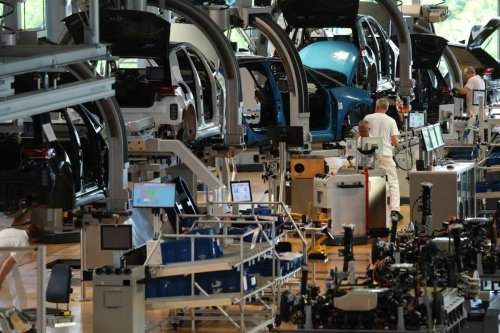 Volkswagen, Volkswagen Hentikan Produksi di Pabrik Ikonik Jerman