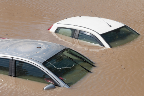 Jangan Nekat, Mobil Listrik Belum Tentu Jagoan buat Terjang Banjir