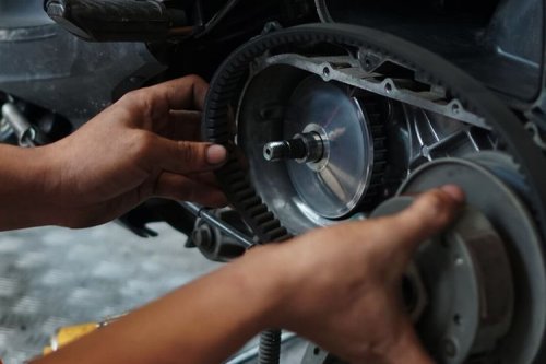 Motor Matik Bunyi Gredek Saat Tarikan Awal, Ini Penyebabnya