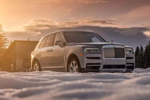 Video Rolls Royce Nabrak Pembatas, Penasaran Biaya Perbaikannya