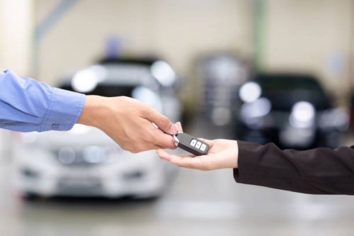 Cara Menghindari Biaya Tak Terduga Saat Menyewa Mobil