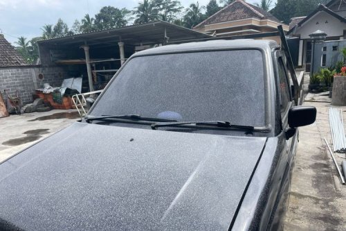 Cara Cuci Mobil yang Kena Abu Vulkanik, Jangan Langsung Dilap