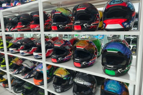 Helm Premium Bekas Punya Masa Kedaluwarsa? Ini Faktanya