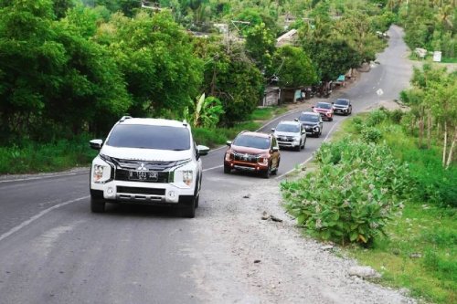 Tips Jitu Agar Mobil Matik Tak Mundur Saat Berhenti di Tanjakan