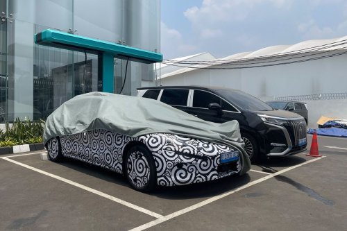 BYD Masih Bungkam Soal Flash Charging di Diler Denza