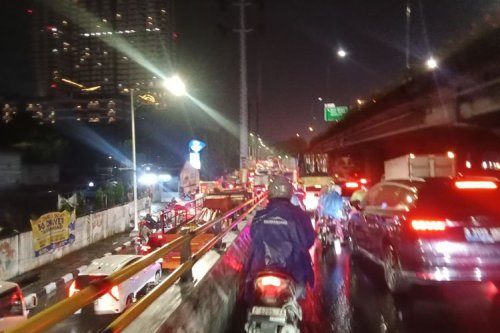 Menghadapi Macet Akibat Hujan dan Banjir, Ini Saran dari Ahli Keselamatan