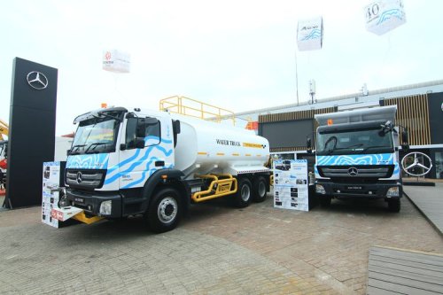 Daimler, Toyota, Hino, Fuso, Daimler dan Toyota Bakal Merger di 2026