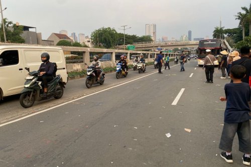 Ranjau Paku Masih Mengancam Pengendara di Jakarta