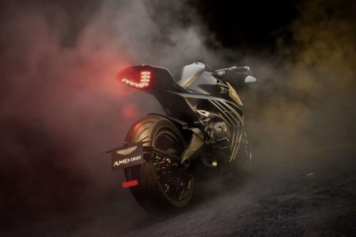 Aston Martin Kerjasama Brough Superior, Rilis AMB 002 Roadster
