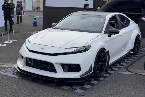 Toyota Camry, Modifikasi Toyota Camry, Gendong Dua Mesin Depan-Belakang