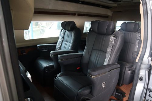 Mengenal Perbedaan Jok Mobil Captain Seat dan Pilot Seat