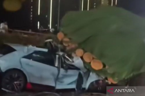 Bahaya Menyalip Kendaraan Lain Lewat Bahu Jalan Tol