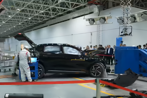 Ulik Keunggulan Mobil Listrik Penggerak Roda Belakang