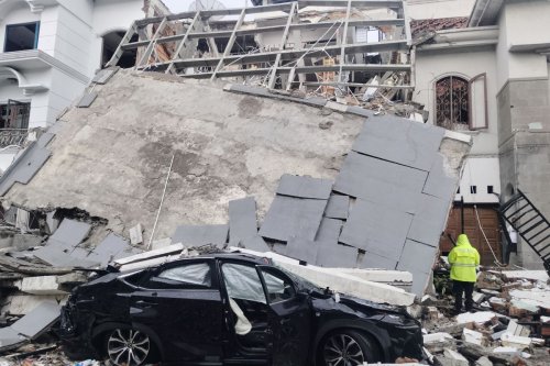 Lexus, Lexus NX, Lexus NX Tertimpa Reruntuhan di Medan Bisa Diperbaiki? Ini Kata Spesialis