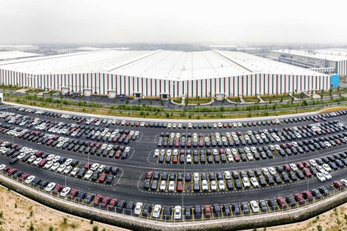 Lonjakan Biaya Produksi, Harga Mobil Listrik di China Mulai Naik