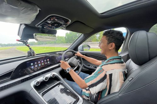 Kebiasaan Buruk Pengemudi Mobil Listrik Saat di Perjalanan Mudik