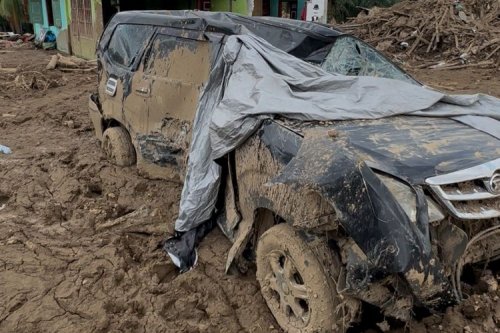 Estimasi Biaya Perbaikan Mobil Terendam Banjir Sampai Atap