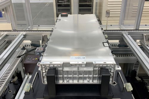 Baterai Mobil Listrik Makin Murah, Saingi Mobil Bensin