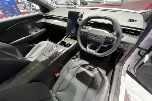 MG, Omoda O4 EV Vs MG 4 EV, Adu Hatchback Listrik Sporty dan Futuristis