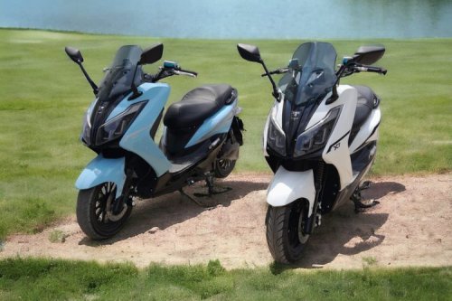 Ketangguhan Motor Listrik Ini Terbukti Saat Terobos Banjir