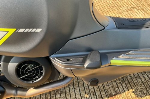 Rasanya Naik Vespa Sprint Tech 180 cc, Nyaman tapi Ada Catatan
