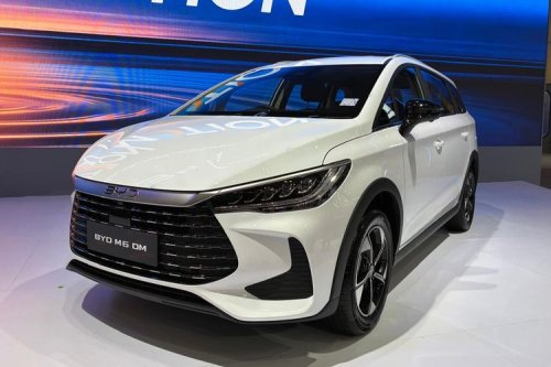 Sering Pakai Mode EV, Apakah Bensin BYD M6 DM Bakal Basi?