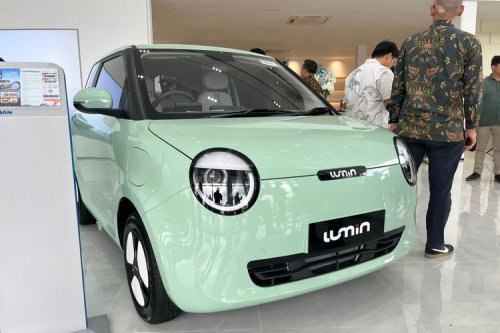 Changan Serahkan Lumin dan Deepal SO7 ke Konsumen Pertama di Indonesia