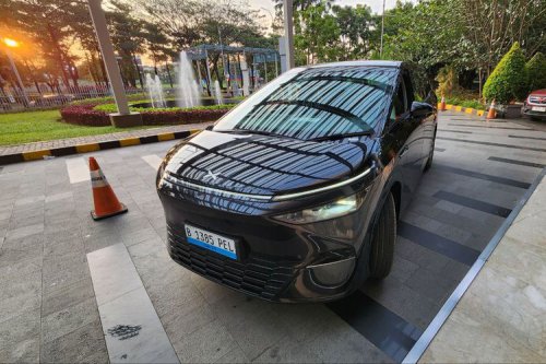 MPV Listrik Xpeng X9: Suasana Interior yang Futuristis