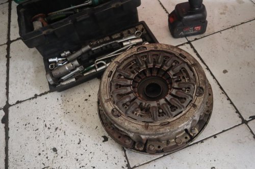 Transmisi Dual Clutch: Keunggulan dan Biaya Perawatannya