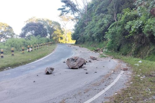 Aksi Lempar Batu ke Truk Kembali Muncul