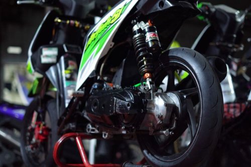 Berapa Usia Maksimal Ban Motor Baru yang Aman Digunakan?