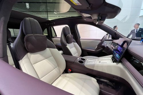 Berjumpa Mobil Listrik Huawei Aito M6 di Beijing