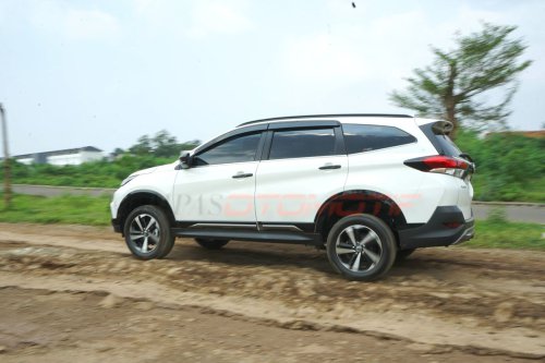 Biaya Isi Bensin Toyota Rush dan Suzuki XL7 Setelah Harga Pertamax Naik