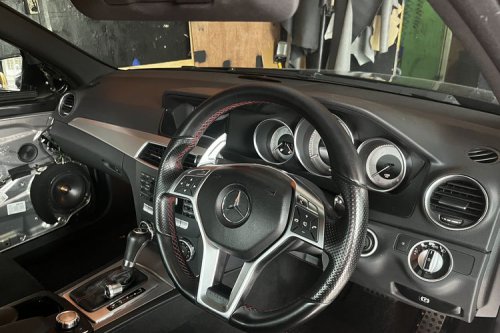 Durasi Perbaikan Interior Mobil Eropa, dari Plafon Sampai Door Trim