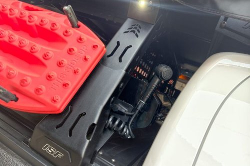 Modifikasi Hilux Travo Overland ala Ironsmith Fabrication