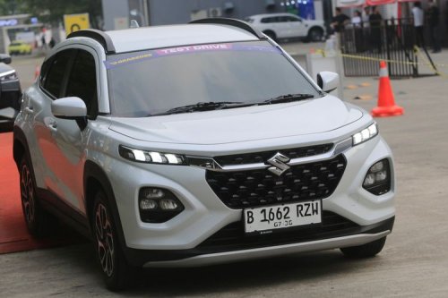 Tes Singkat Fronx Tipe GL yang Punya Tenaga Lebih Besar di GIIAS 2025