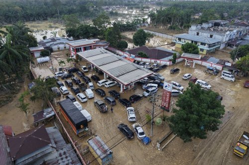Jangan Nyalakan Mobil yang Terendam Banjir: Ahli Jelaskan Risikonya