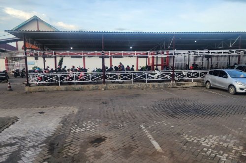 Mulai Musim Hujan, Pengendara Diminta Lebih Cermat Pilih Lokasi Parkir