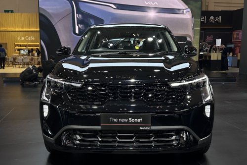 Kia, Kia Sonet, Kia Carens, Kia Luncurkan Carens & Sonet Limited Black Edition di GIIAS 2026