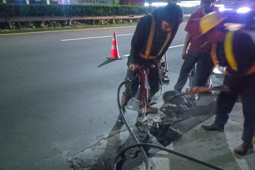 Ban Bocor Massal di Tol Jagorawi Diduga Karena Aspal Rusak