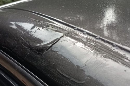 Cat Mobil Rusak Kena Cairan Kimia, Segini Biaya Perbaikannya