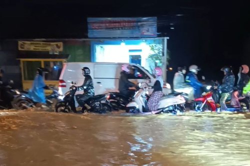 Nekat Terjang Banjir, Motor Bisa Kena Water Hammer