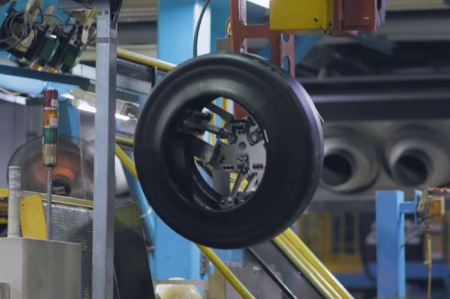 Intip “Dapur” Pengujian Ban Bridgestone di Thailand