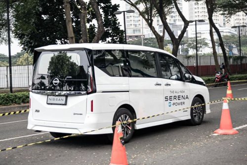 Nissan Serena, Nissan, Serena e-Power Kembali Jadi Primadona Nissan di GIIAS 2025
