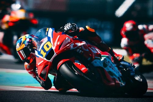 Logo FIFAstra Nempel di Motor Balap Honda HRC Castrol MotoGP