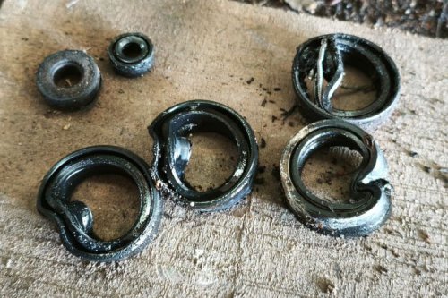 Ini Beda Perbaikan Sok Motor Bagian Depan dan Belakang