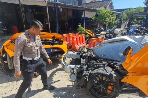 McLaren, Kecelakaan McLaren Terbelah Dua, Bukti Mengemudi Supercar Tak Bisa Sembarangan