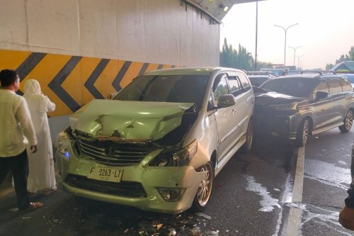 Mengapa Sering Terjadi Tabrakan Beruntun di Lajur Kanan Jalan Tol?