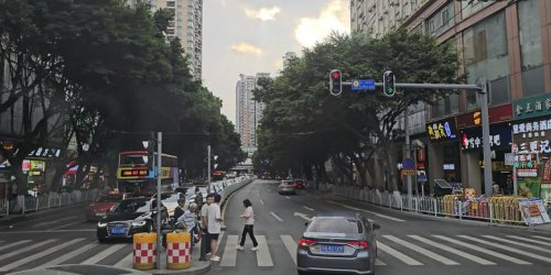 Beli Mobil Bensin di China Bisa Antre Pelat Nomor 10 Tahun