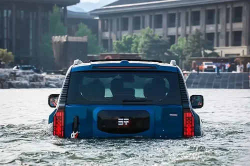 Jetour, BYD, BYD Yangwang U8, Jetour G700 Tantang BYD YangWang U8, Bisa Mengapung di Air